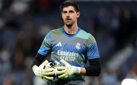 بعد انتصار ريال مدريد على شالكة.. كورتوا يكشف عن متطلبات مورينيو من اللاعبين قبل انطلاق الموسم