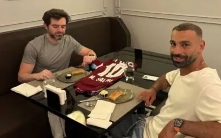 «بقلاوة وقميص طرابزون».. صورة محمد صلاح مع وكيله تثير حماس جماهير النادي التركي