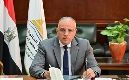 وزير الموارد المائية يراقب تطورات أداء الشركة القابضة للري والصرف وتحسين خدمات الشركات التابعة لها