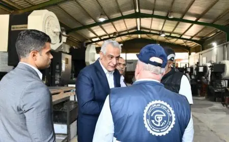 جولة تفقدية لوزير الدولة للإنتاج الحربي في خطوط إنتاج شركة حلوان لمحركات الديزل وتكريم المبدعين والمتميزين