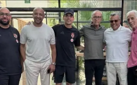 مالك نادي المغرب الفاسي يزور بعثة الأهلي قبل لقاء برشلونة في كأس خوان جامبر