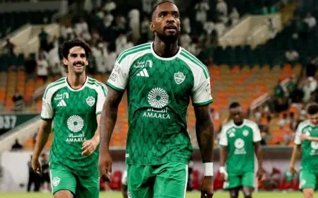 إيفان توني يتألق كأفضل لاعب وصدمات في تقييم أسوأ لاعب في مواجهة الأهلي وأبها