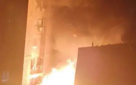 حريق هائل يلتهم 600 سيارة في ساحة للشرطة الإسرائيلية قرب الخليل