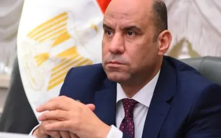 وزير العمل ومحافظ الغربية يناقشان استراتيجيات تعزيز الصناعة وزيادة الاستثمار وخلق فرص تشغيل جديدة