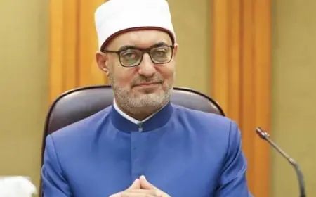مفتي الجمهورية يقدم التعازي للأمين العام لمجمع البحوث الإسلامية بعد وفاة والدته