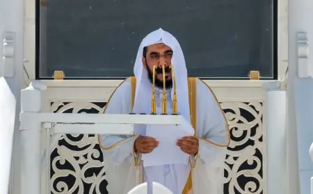 خطيب المسجد الحرام يوجه رسالة هامة للطلاب مع اقتراب العام الدراسي الجديد