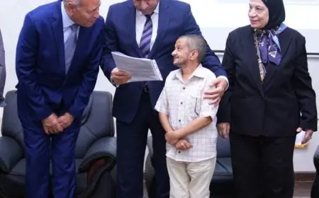وزير العمل يسلم عقود عمل لذوي الهمم ويكرّم الشباب بشهادات تدريب مهني