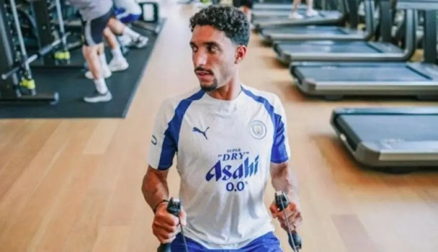 عمر مرموش يصل معسكر مانشستر سيتي في هونغ كونغ ويبدأ التحضيرات للموسم الجديد