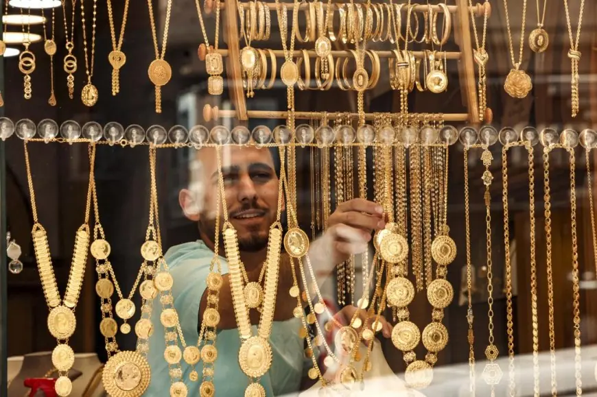 ارتفاع كبير في سعر الذهب خلال شهر في محلات الصاغة عيار 21 يقفز 300 جنيها