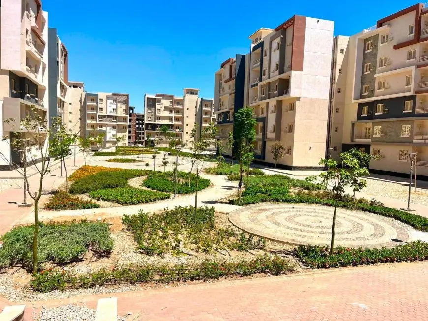 وزيرة الإسكان تراجع تقدم المشروعات وملفات العمل في حدائق أكتوبر و6 أكتوبر الجديدة