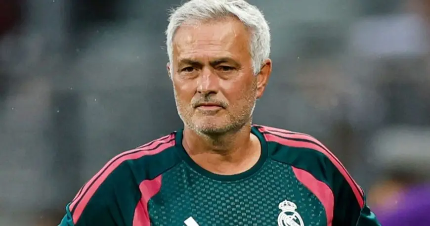 مورينيو يعبر عن رضاه عن أداء ريال مدريد المتعب في مواجهة فيورنتينا رغم ملامح الانزعاج