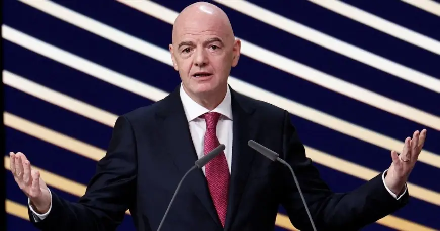 جياني إنفانتينو يعقد اجتماعًا طارئًا مع كبار موظفي فيفا في المغرب
