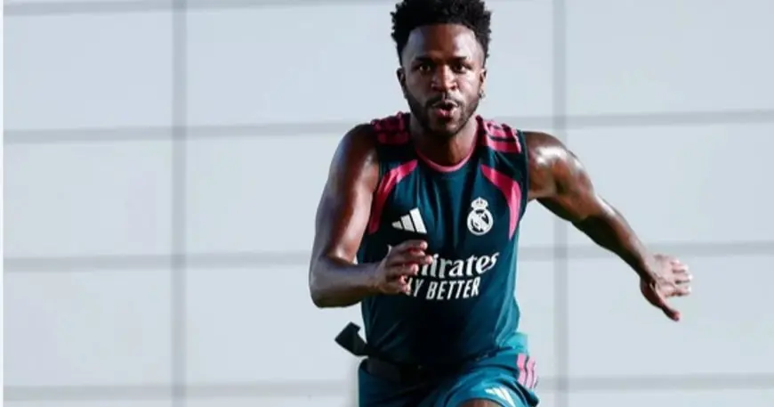 فينيسيوس يصدم أرسنال بقراره البقاء في ريال مدريد
