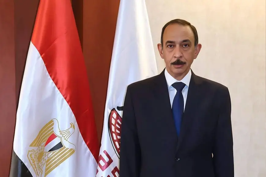 محافظ سوهاج يفرض حظرًا على مشاركة المستندات الرسمية عبر وسائل التواصل الاجتماعي