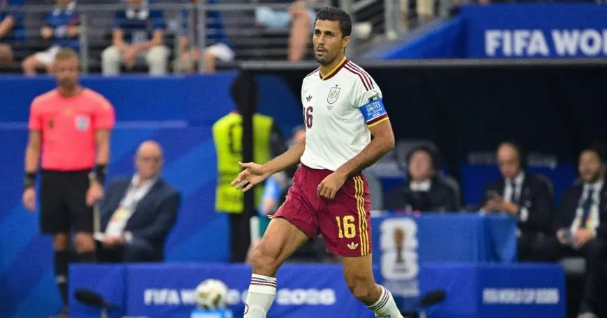 رودري يحدد اختياره بين برشلونة وريال مدريد