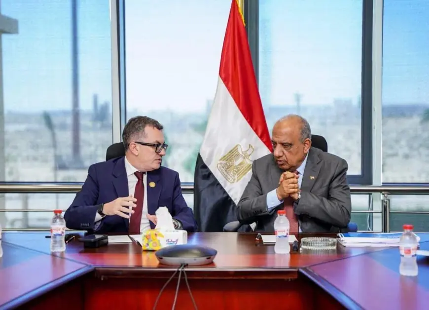 وزير الكهرباء ووزيرة التخطيط يناقشان استراتيجيات الاستثمار العام وتمويل مشاريع الطاقة