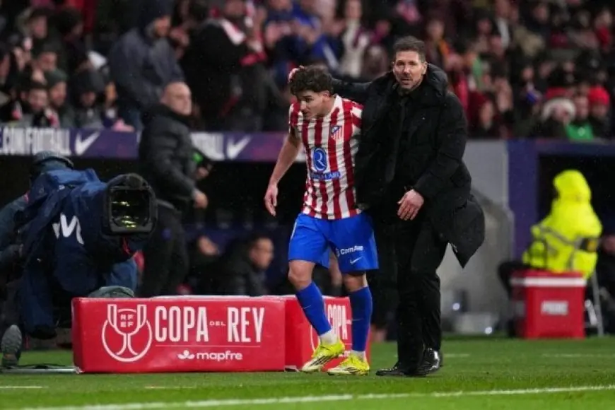 سيميوني يوضح موقف أتلتيكو مدريد من انتقال خوليان ألفاريز إلى برشلونة