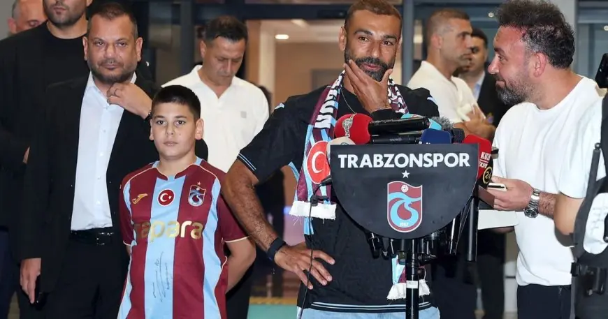 مدرب طرابزون يشيد بمحمد صلاح ويصنفه ضمن أفضل ثلاثة لاعبين عالميًا