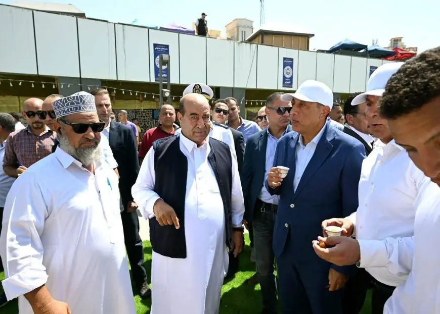 رئيس الوزراء يدشن كورنيش 30 يونيو المطور ويستكشف معرض كنوز مصر في مطروح