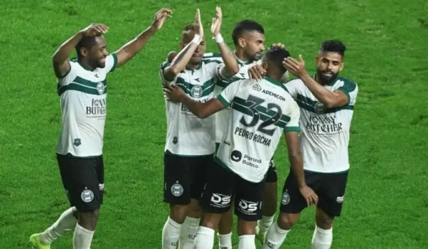 احتفال يتحول إلى مأساة.. لاعب برازيلي يسقط في نفق الملعب بعد تسجيل هدفه «فيديو»