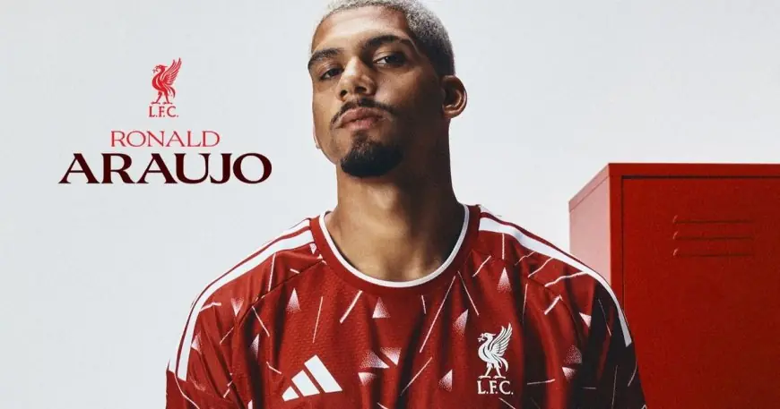 ليفربول يعزز صفوفه بضم المدافع أراوخو من برشلونة مع خيار الشراء