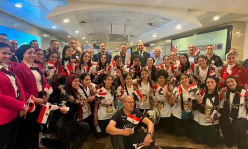 استقبال مميز لبعثة منتخب ناشئات اليد في مطار القاهرة