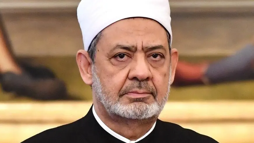 شيخ الأزهر يقدم التعازي لأسر شهداء حادث وصلة الدواويس المأساوي بالإسماعيلية