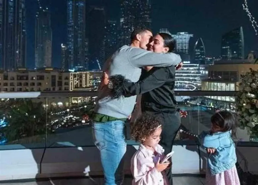 كريستيانو رونالدو يعلن رسمياً زواجه من جورجينا رودريغيز