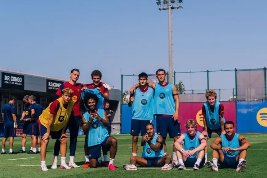 حمزة عبد الكريم يواصل تدريباته مع الفريق الأول في برشلونة بعد عودة اللاعبين الدوليين