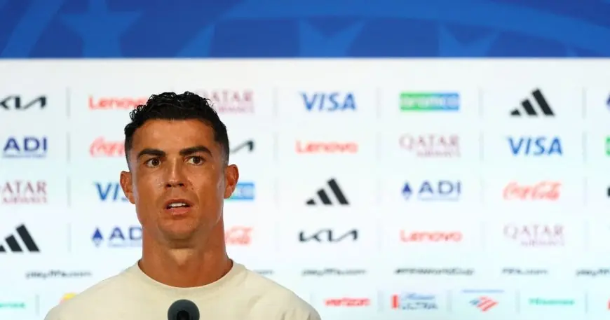 كلمات مؤثرة من رونالدو لميسي: ابقَ قوياً يا ليو بعد وفاة والده