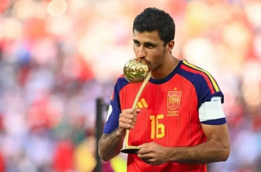 مانشستر سيتي يرفض عرض برشلونة الثاني للتعاقد مع رودري ويطلب 70 مليون إسترليني