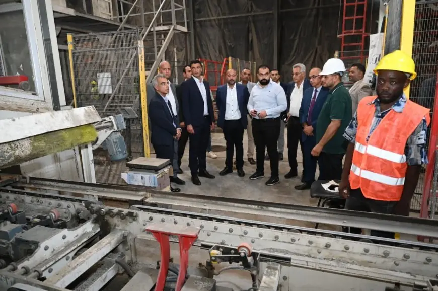 وزير الصناعة يزور مجمع e2 العلمين ويستعرض خطط التوسع مع مجموعة التنمية الصناعية