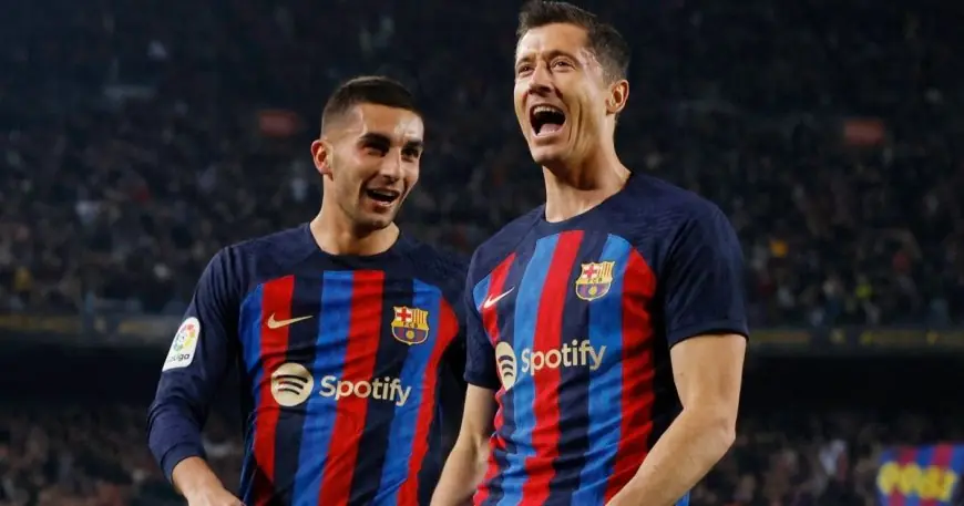برشلونة ينكر الاتصالات مع لويس سواريز وخسارة 54 هدفًا تهز بطل الليغا