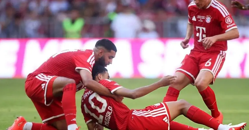 صيباري يتألق بصناعة هدف في أول مباراة له مع بايرن ميونيخ وموسيالا يغمى عليه خلال المباراة