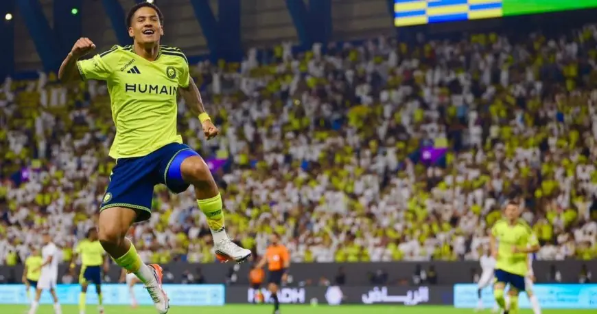 النصر يوجه رسالة مبطنة للهلال بعد الفوز الساحق على الفتح بثلاثية