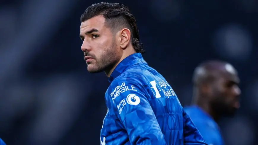 إنزاجي يترقب قرار حاسم بشأن مشاركة ثيو هيرنانديز قبل مواجهة الهلال والرائد