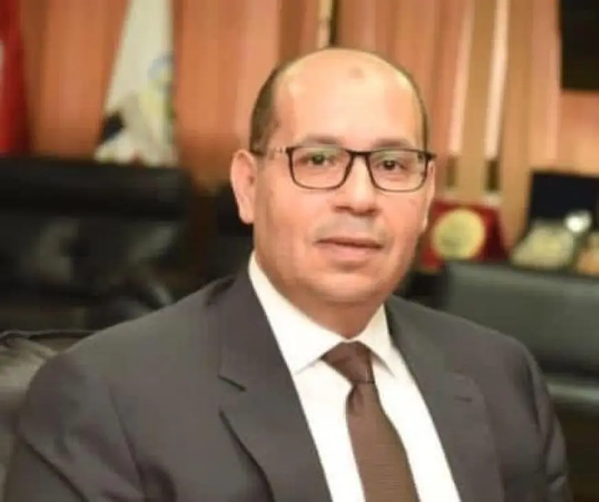 ياسر إدريس يؤجل رحلته إلى إيطاليا بسبب أزمة صحية لوالدته