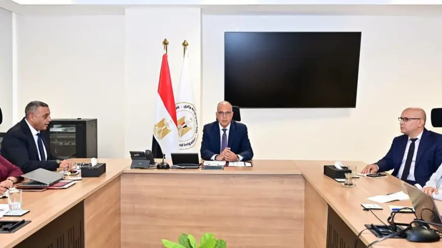 وزير الري يراجع مشاريع هيئة الصرف ويكشف عن خطط تطويرية مستقبلية لمنظومة العمل فيها