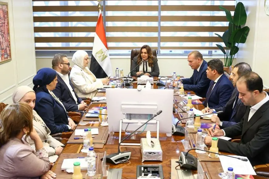 وزيرة التنمية المحلية والبيئة تناقش خطط مواجهة التغيرات المناخية مع محافظي قنا وكفر الشيخ والوكالة الألمانية