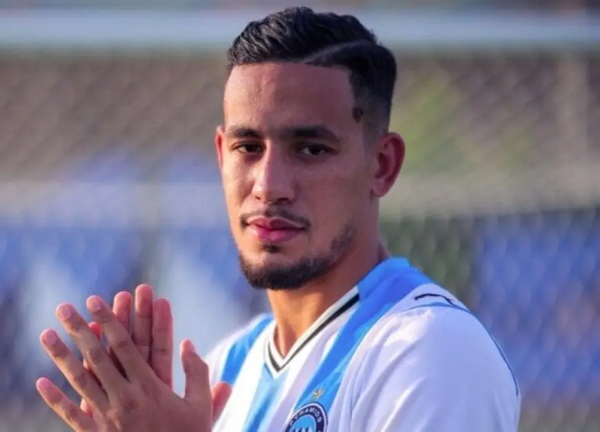 رسمياً.. بيراميدز يتعاقد مع اللاعب الجزائري أحمد نذير بو علي