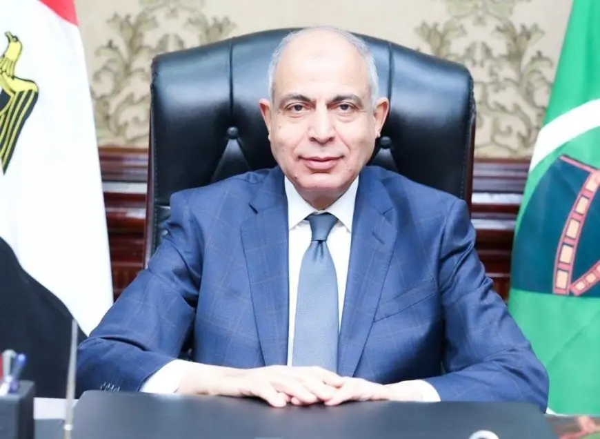 محافظ المنيا يكشف عن 20 منحة دراسية مجانية بجامعة اللوتس للطلاب المتميزين