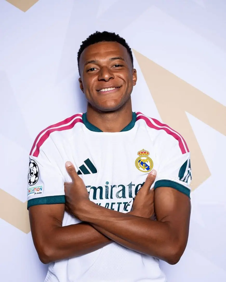 استعدادًا لدوري أبطال أوروبا لاعبو ريال مدريد في جلسة تصوير مميزة
