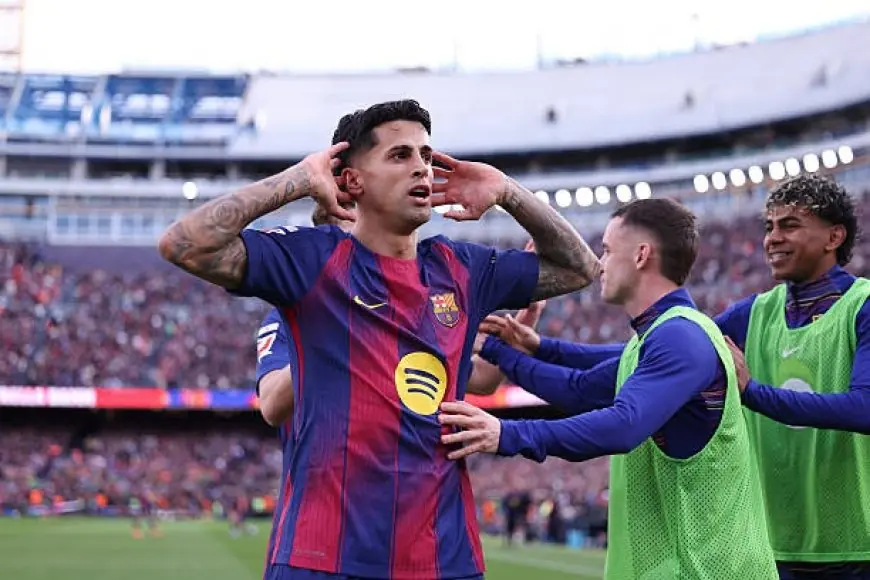 برشلونة يرحب بعودة جواو كانسيلو إلى صفوف الفريق