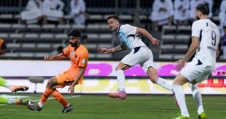 سافيتش يتألق كالأفضل وكريم بنزيما يحصل على تقييم متواضع في مواجهة الهلال والفيحاء