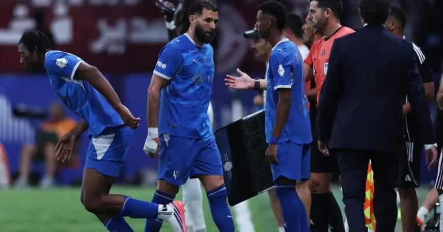 كريم بنزيما يعلن قراره النهائي بشأن مستقبله مع الهلال السعودي