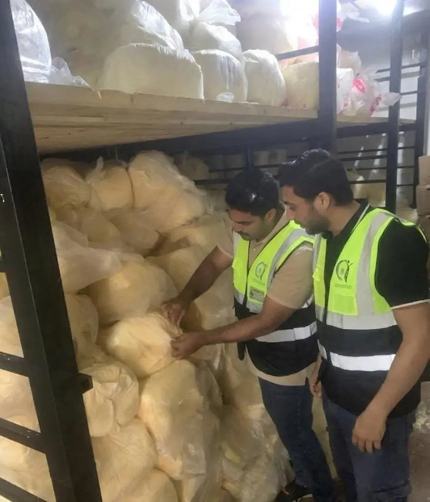 ضبط 10 أطنان زبدة وقشدة مجهولة المصدر داخل ثلاجة في محافظة الغربية