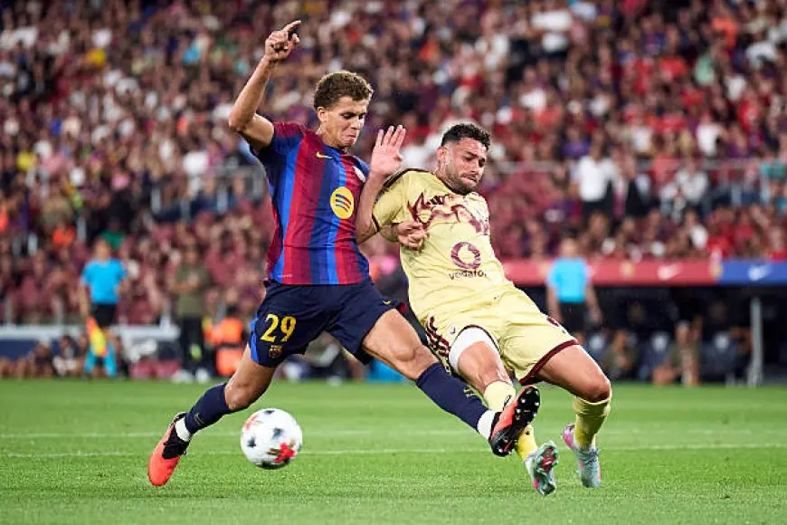 حمزة عبد الكريم يواجه إلتشي مع برشلونة في الدوري الإسباني