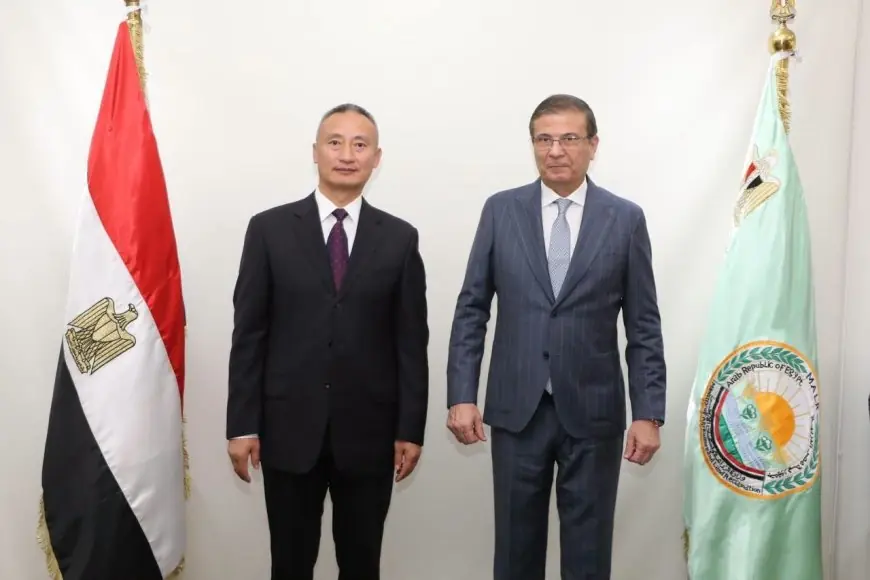 وزير الزراعة يناقش توطين صناعة المبيدات ونقل التكنولوجيا مع وفد إيكاما الصينية