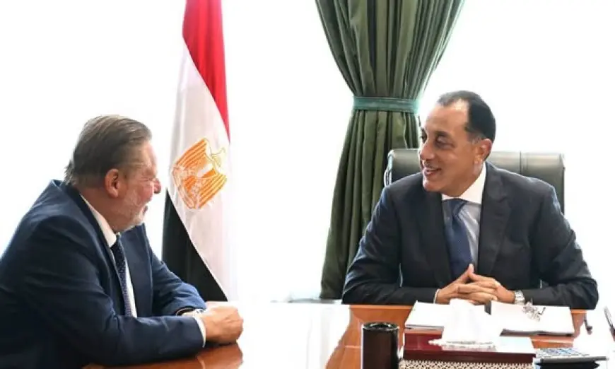 التنسيق الكامل بين الحكومة والبنك المركزي لإعداد برنامج التحول الاقتصادي كما يؤكد مدبولي