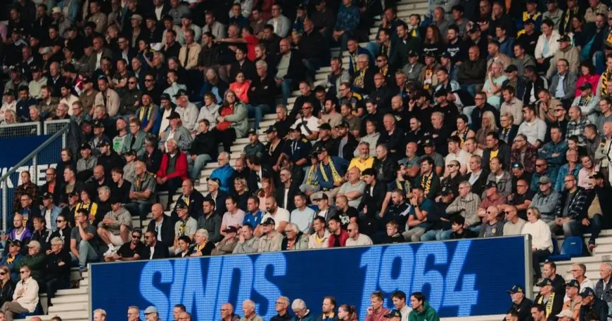 فتح الاتحاد الهولندي تحقيقًا في أحداث مباراة كامبور وفيينورد بعد إصابة مشجعين